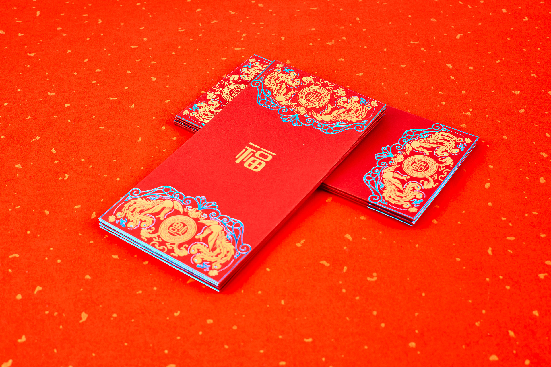 红底纹理纸红包烫金花纹两叠红包福字