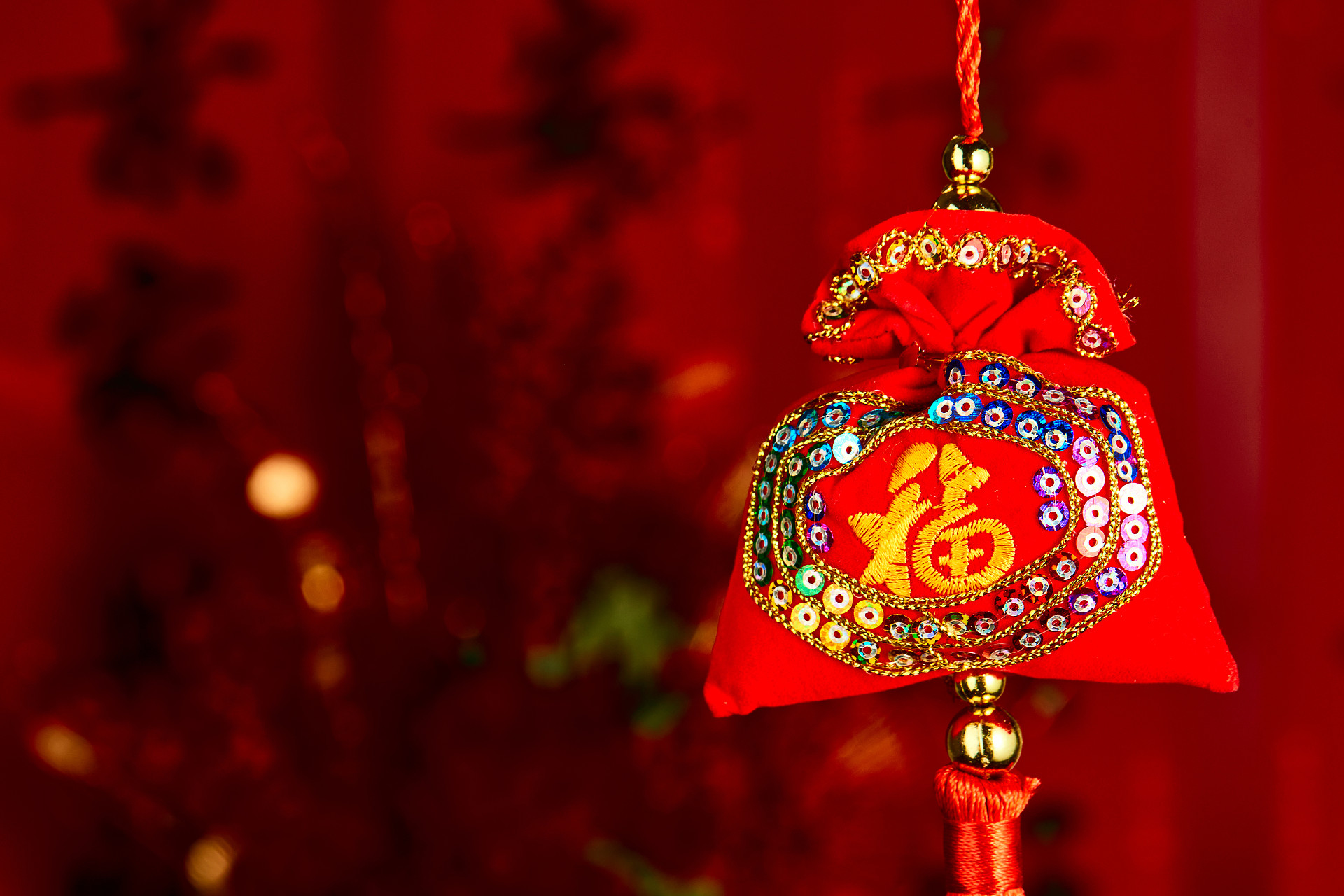 模糊背景对联背景福袋福字花纹春节挂饰新春元素