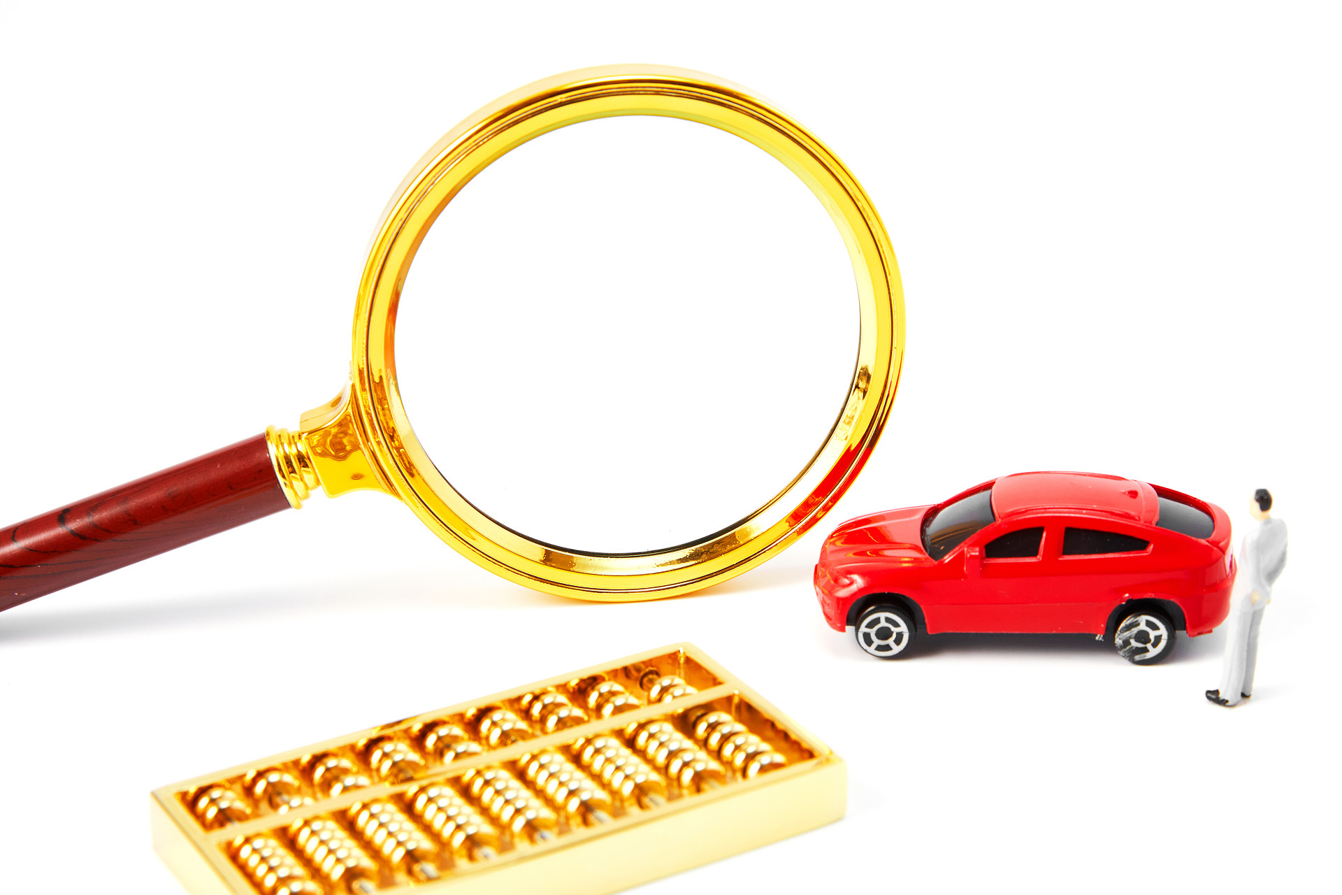 白底放大镜金色算盘人物模型轿车模型汽车模型经济金融