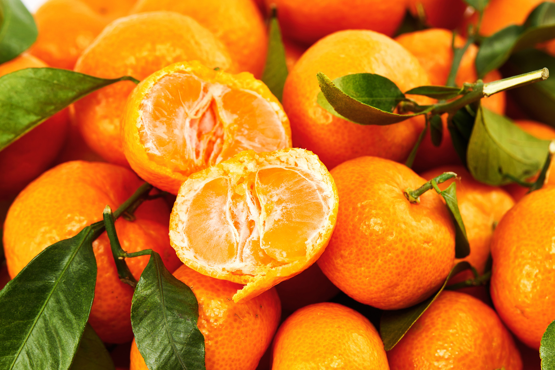 绿叶平铺水果平铺小橘子剥开橘子蜜桔金桔