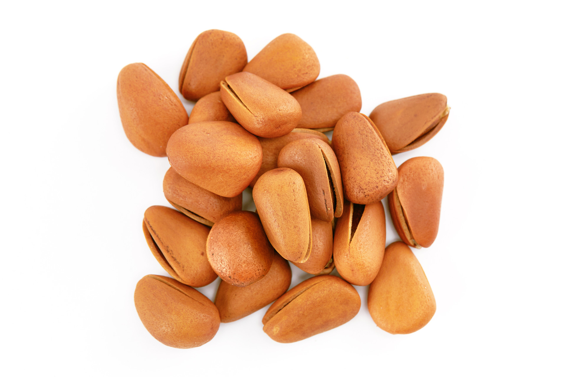 俯视图白底一堆坚果散落松子坚果松子开口松子