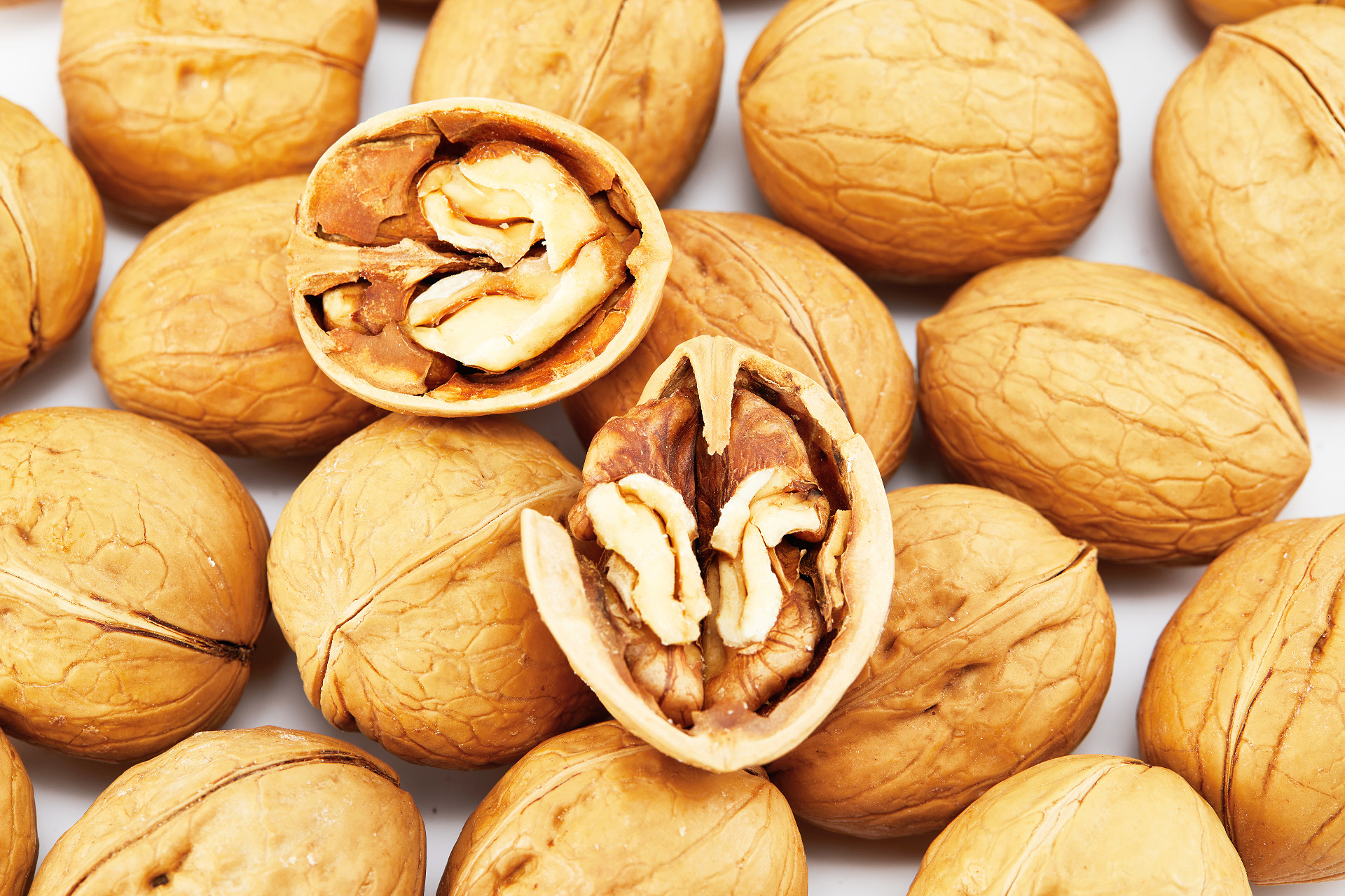 俯视图平铺坚果平铺核桃打开的核桃营养坚果