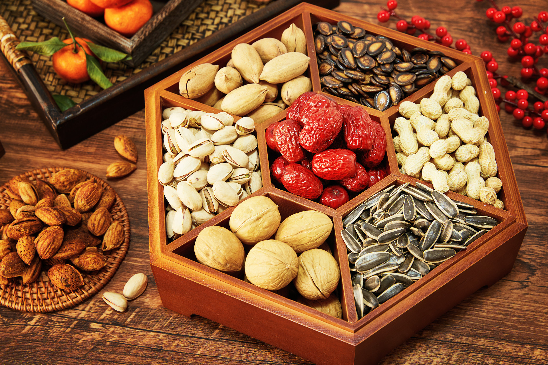 木纹底木盒坚果拼盘坚果组合核桃红枣