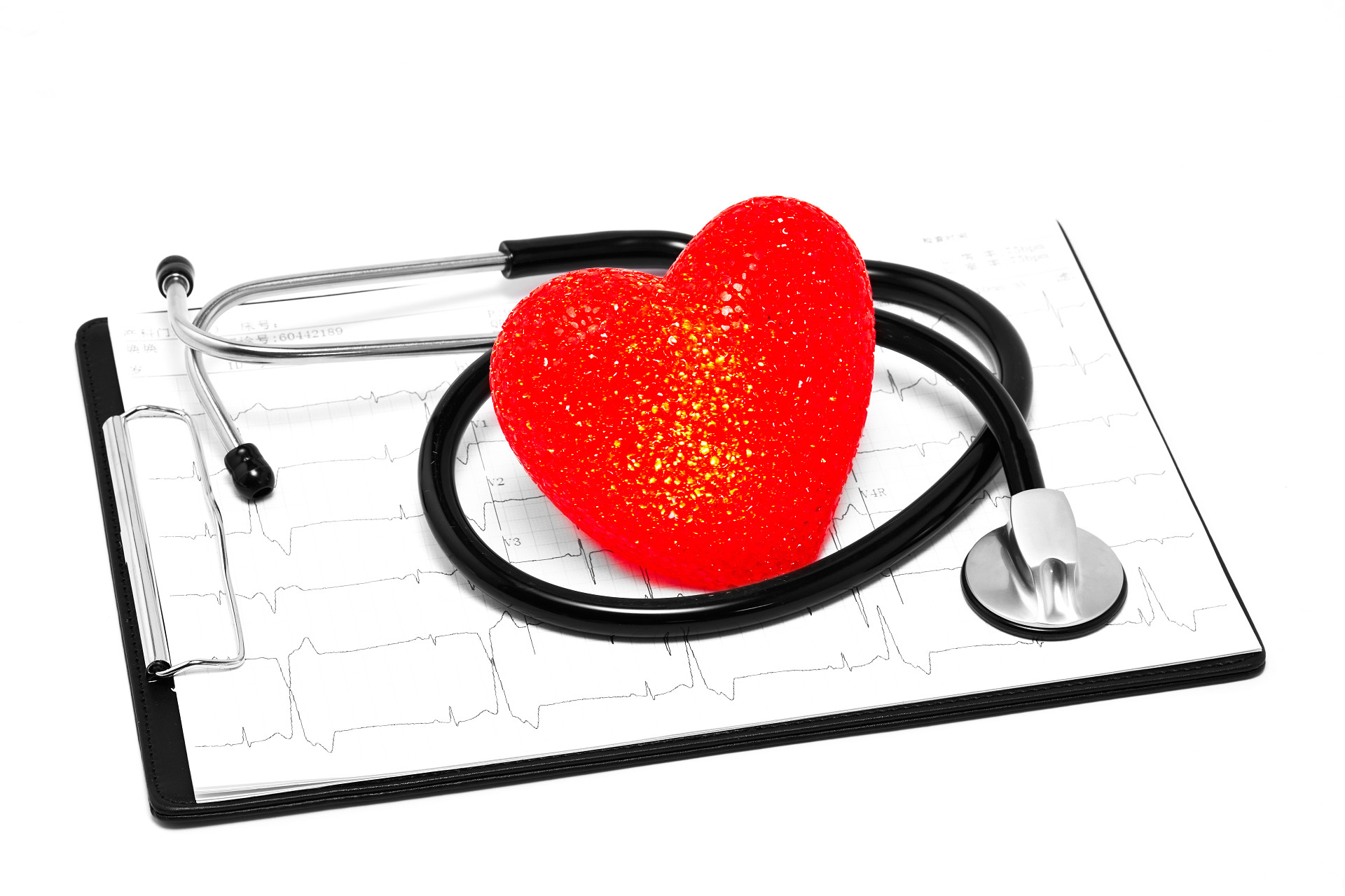 白底红色爱心听诊器听诊器档案夹心电图医疗器械医疗用品