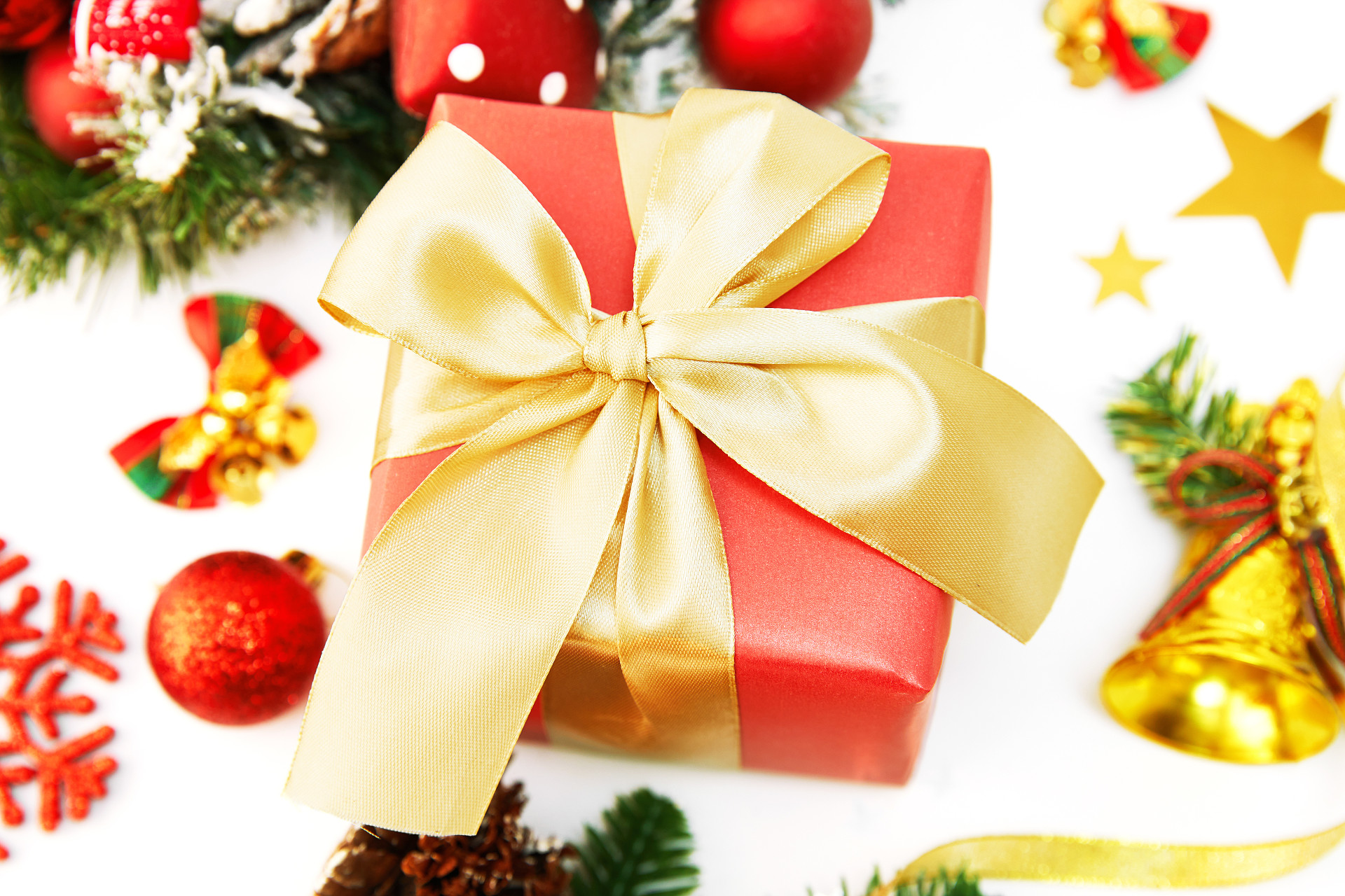 白底红色礼物盒礼品盒礼盒圣诞节圣诞元素