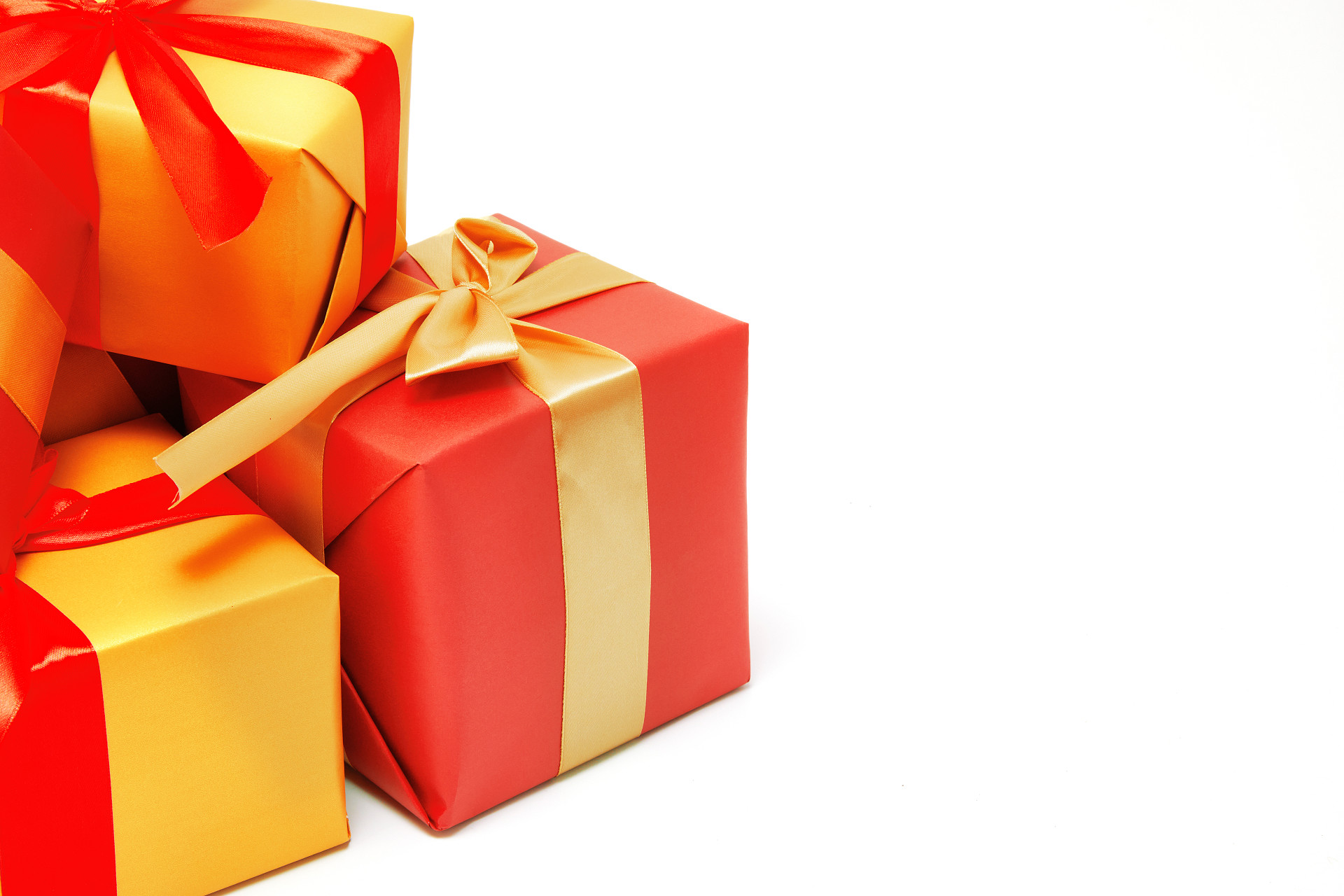 白底左侧礼盒红色礼物盒礼品盒礼盒圣诞节圣诞元素