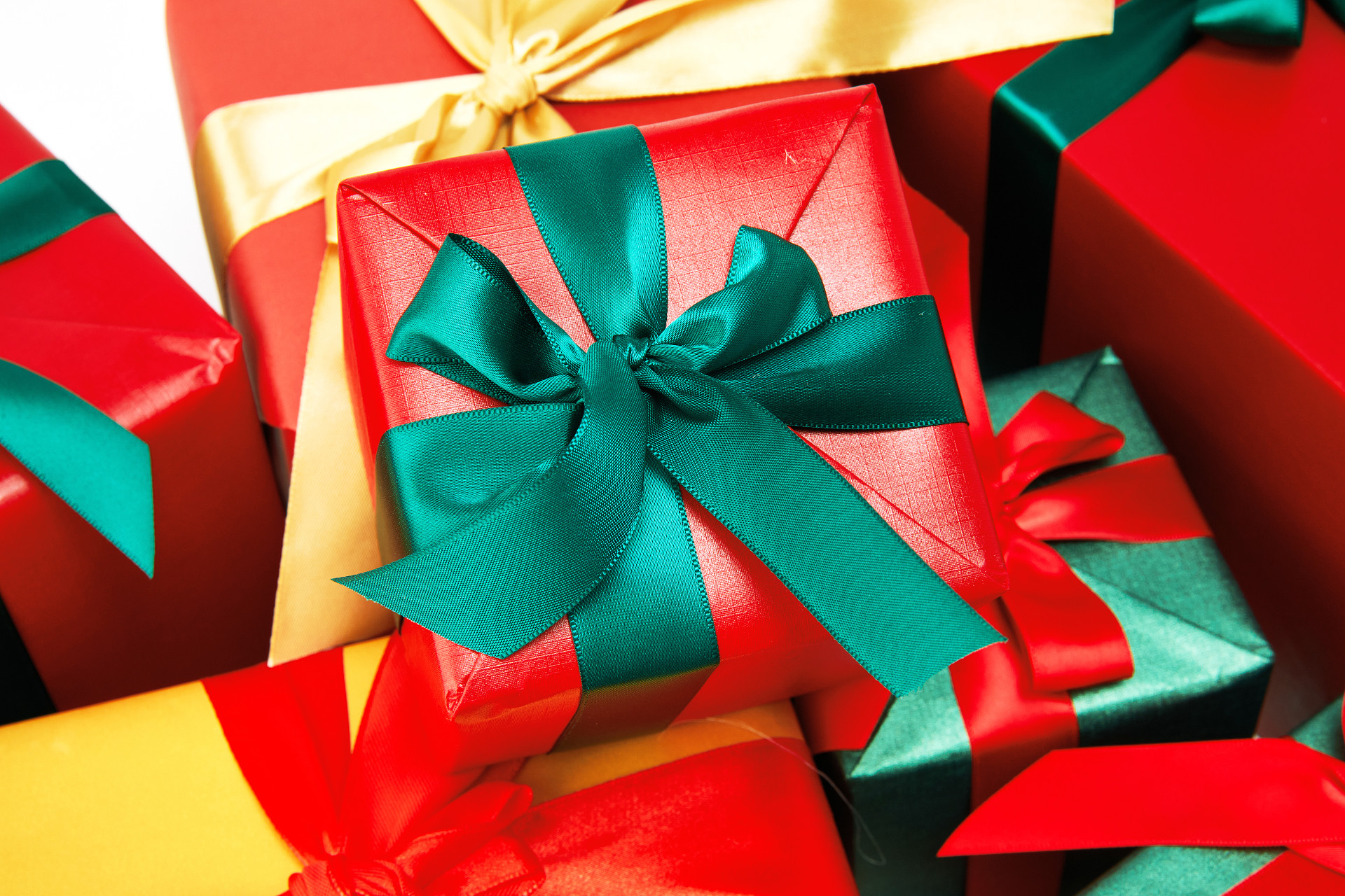 平铺礼盒一堆礼盒彩色礼物盒圣诞节圣诞元素