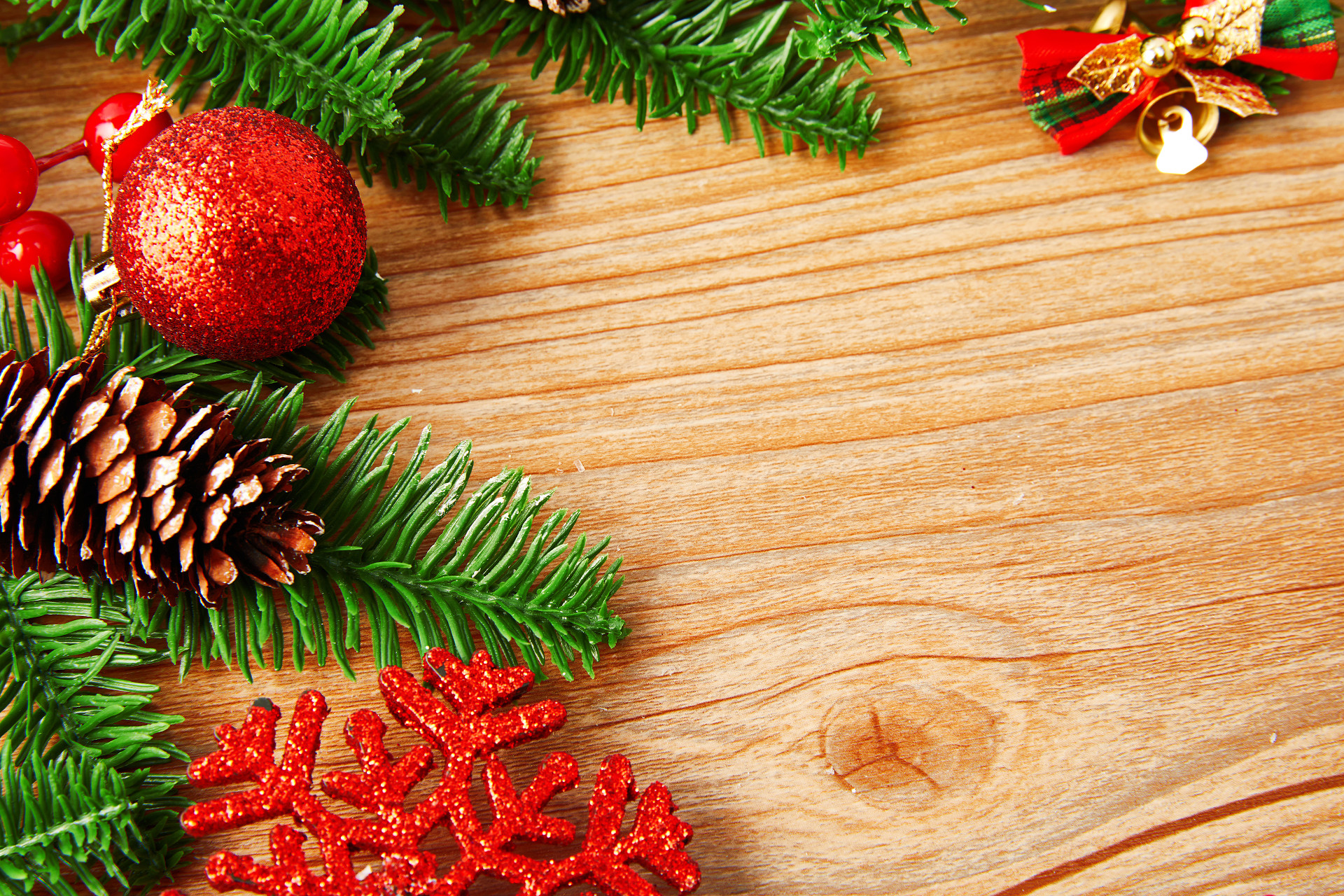 木纹铃铛松果绿叶红色装饰圣诞树圣诞节