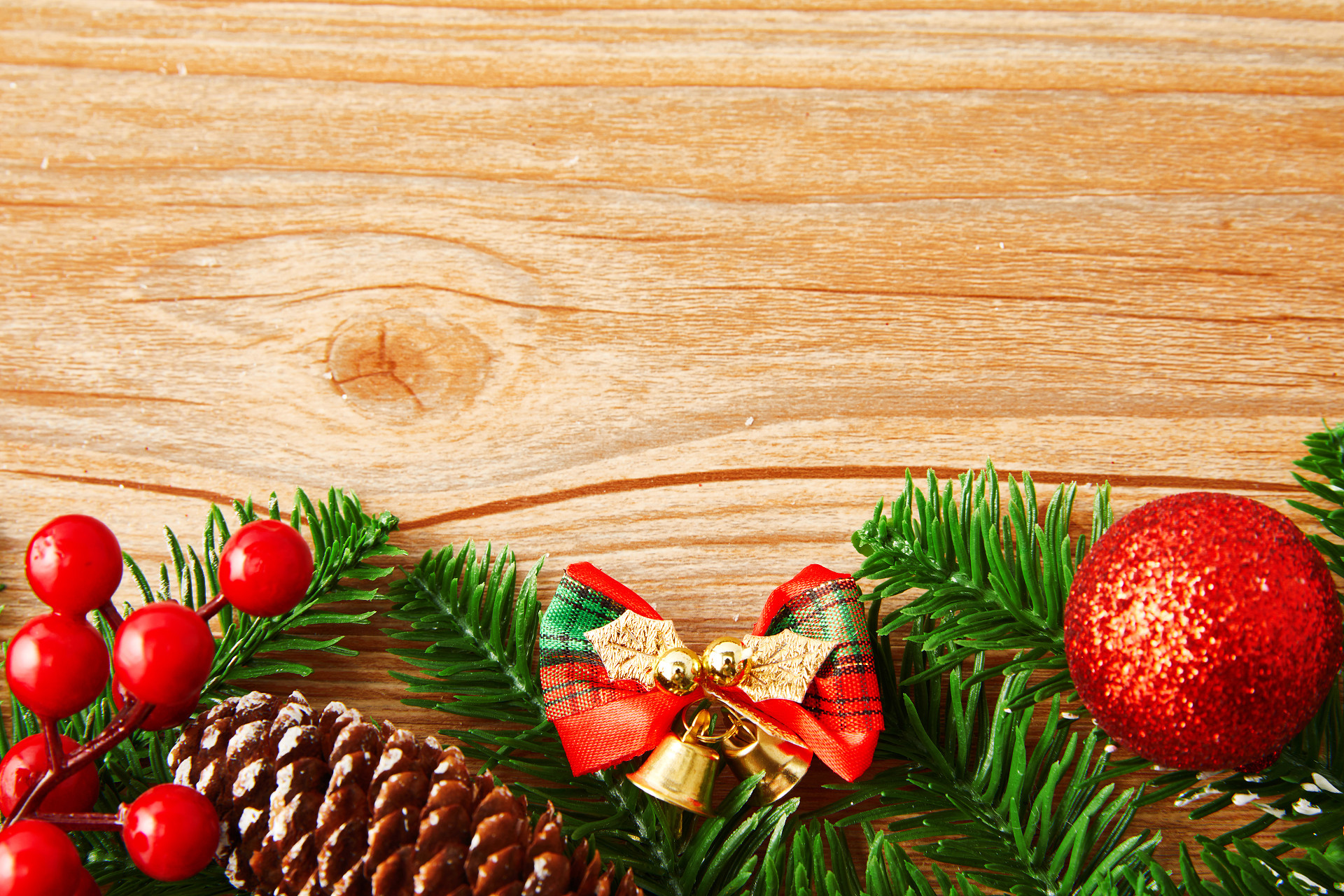 底侧元素木纹铃铛松果绿叶红色装饰圣诞树圣诞节