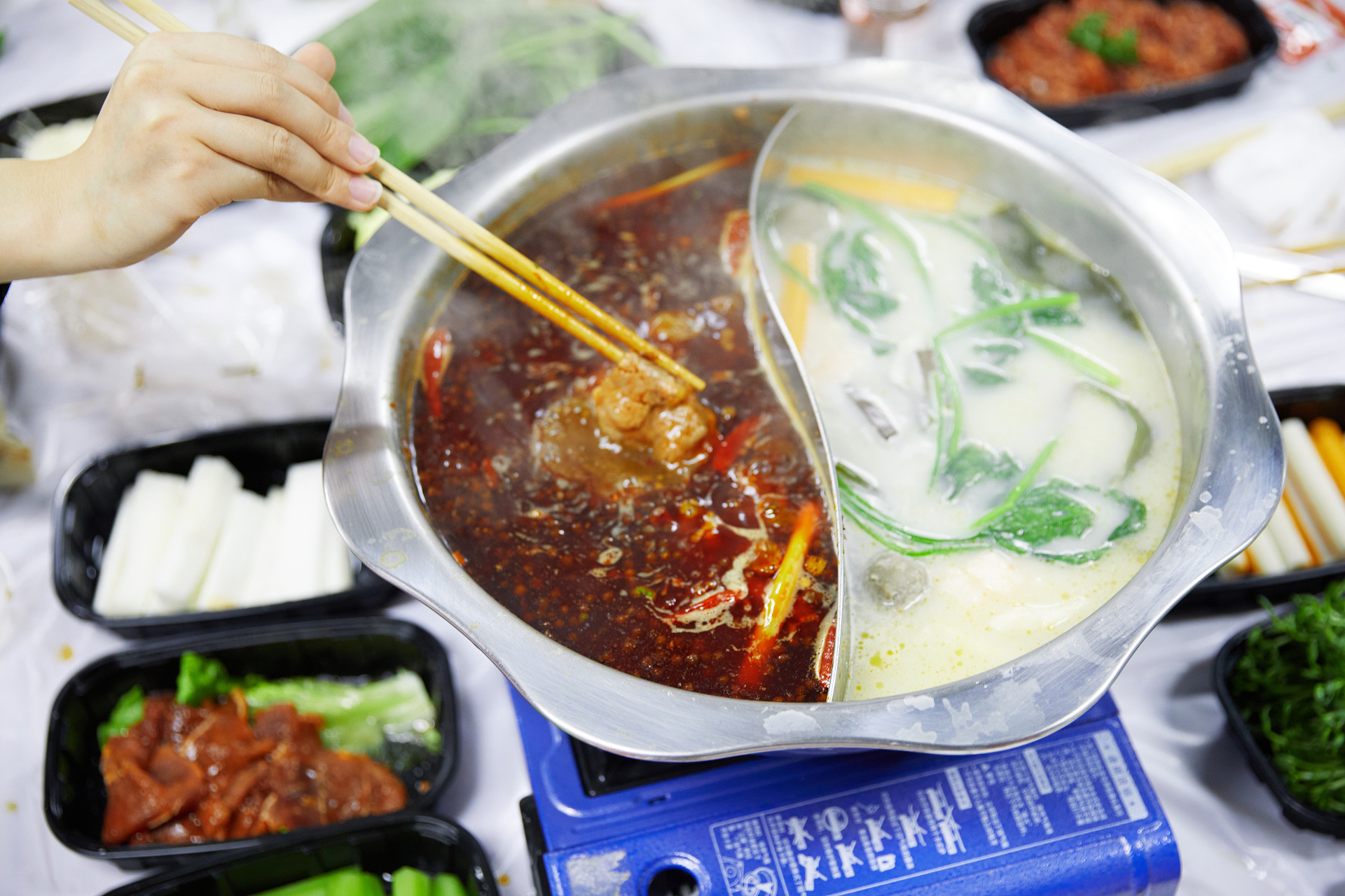 火锅鸳鸯锅涮火锅美食美味聚餐