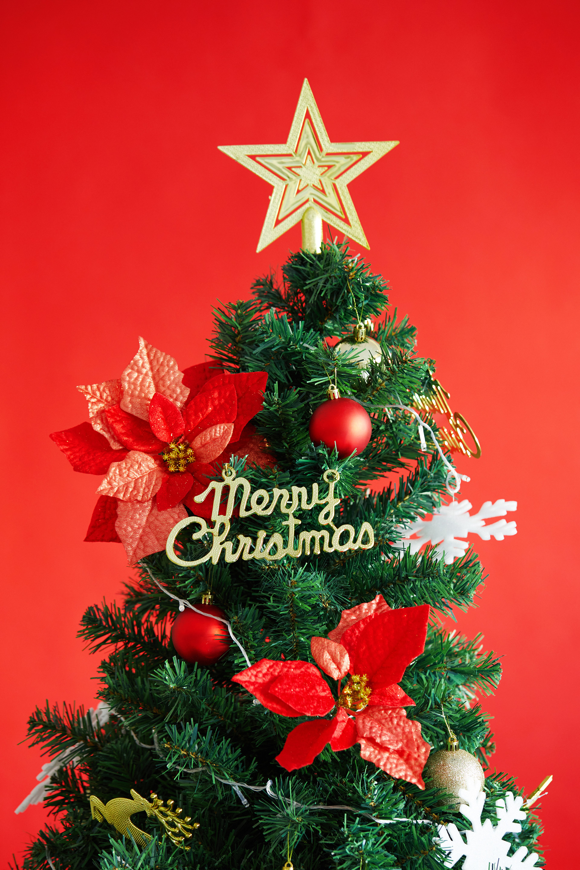 红底英文星星铃铛丝带圣诞树圣诞快乐圣诞节