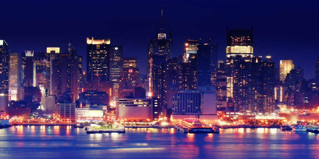 唯美炫彩宏伟大气霓虹灯夜景繁华城市建筑群城市湖面上的建筑夜景国外全球旅游