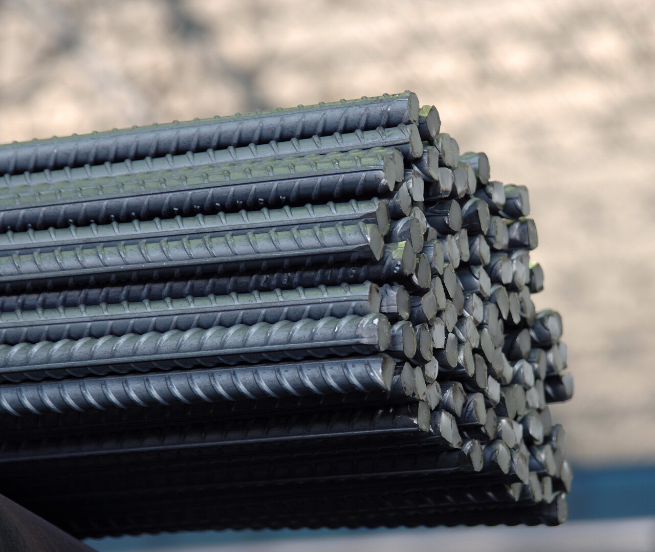 一捆钢棒纹理静物摄影