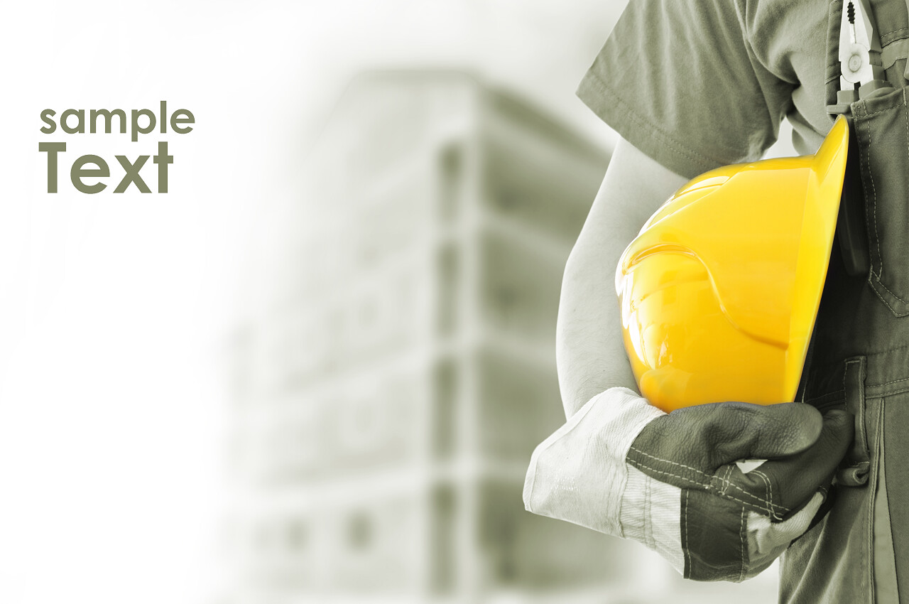 建筑施工工人安全帽工地工人建造楼房