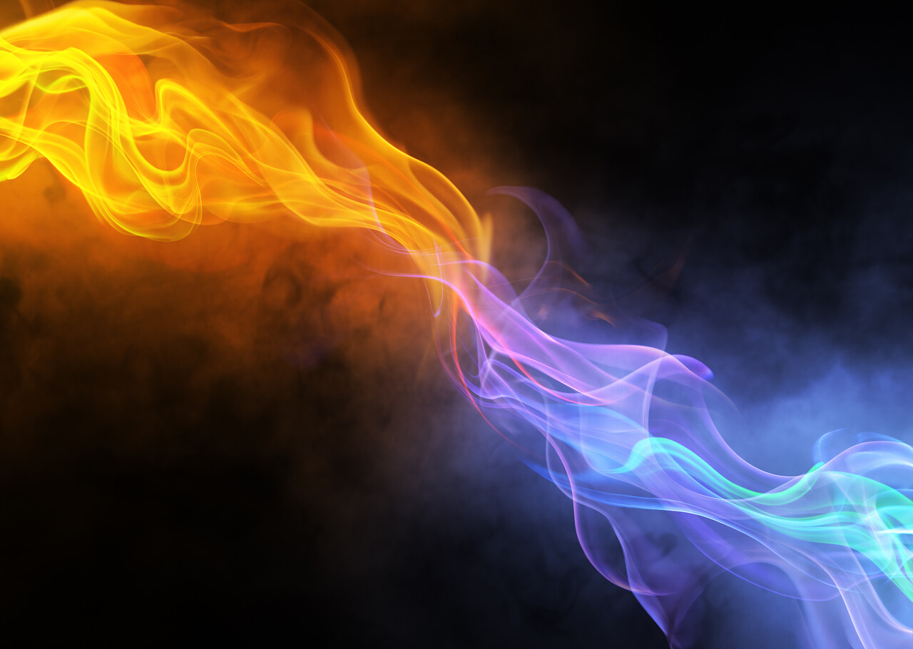 黑底彩色线条火焰红色火焰蓝色火焰