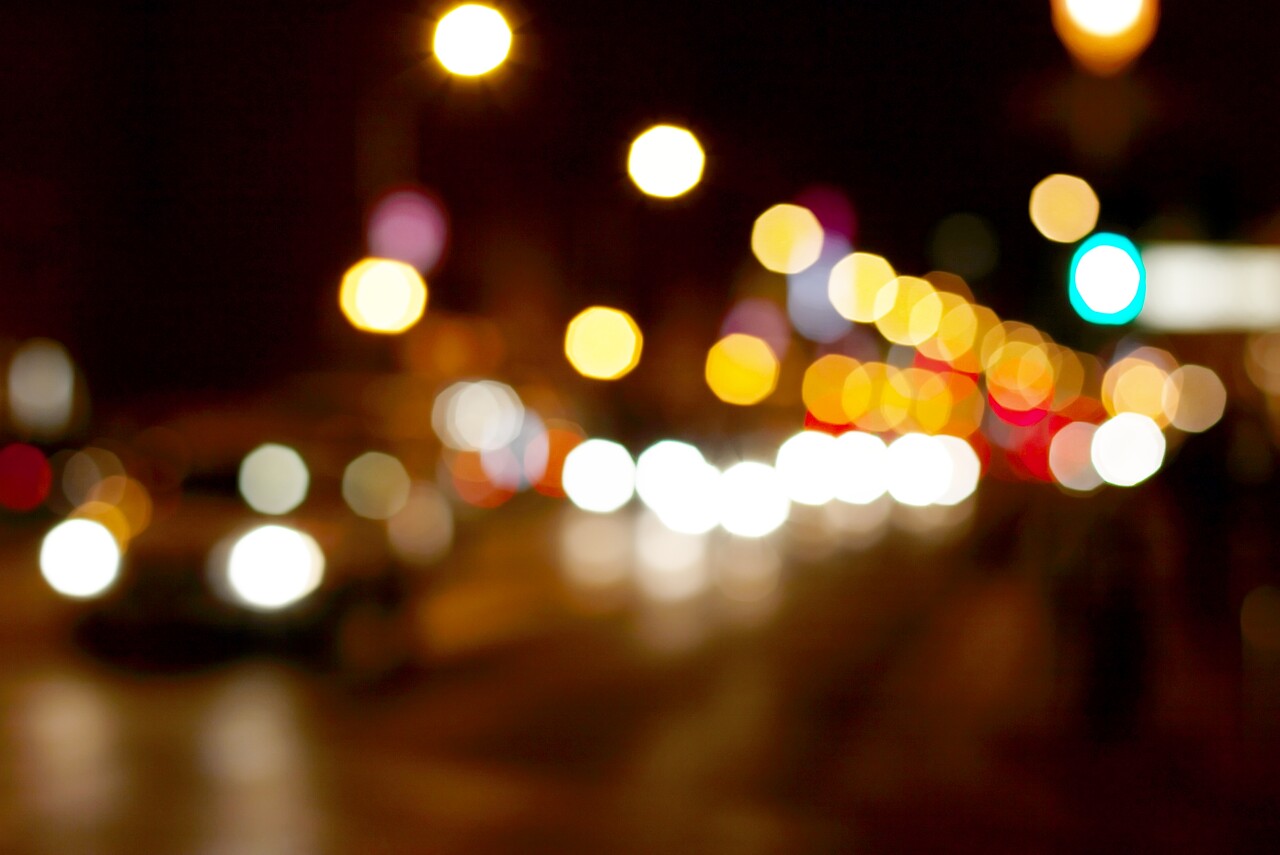 唯美夜景灯光模糊多彩的灯光繁华背景图片