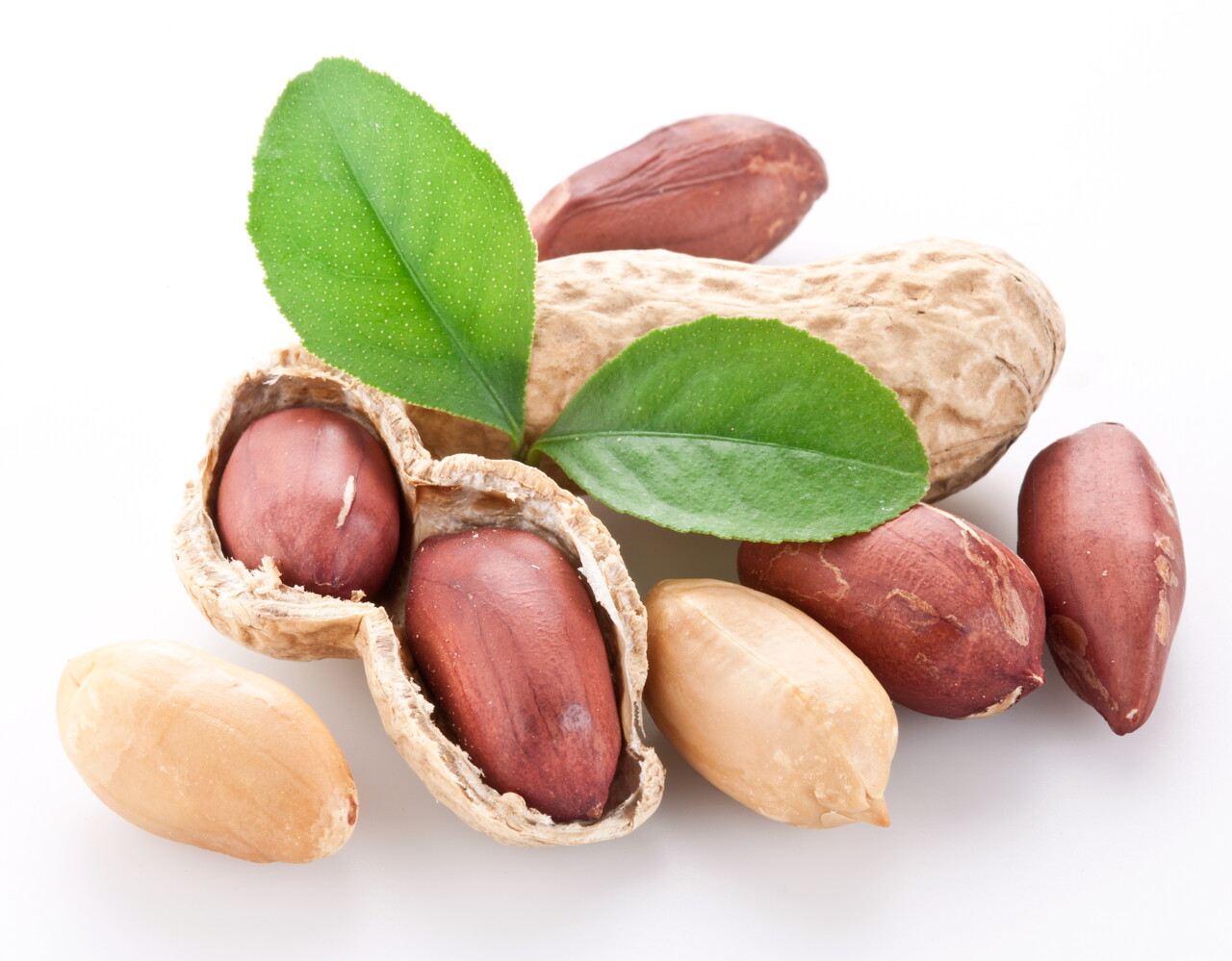 白底坚果零食一堆花生