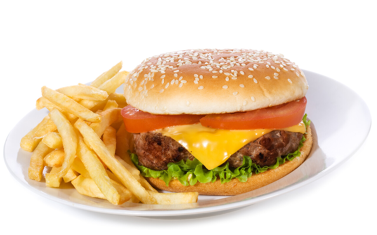 汉堡包白底蔬菜和薯条