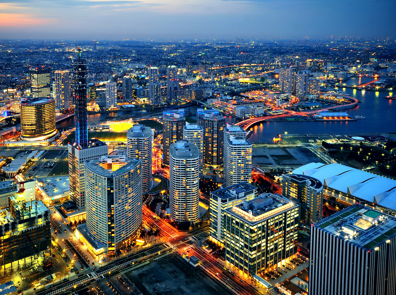 都市夜景鸟瞰图