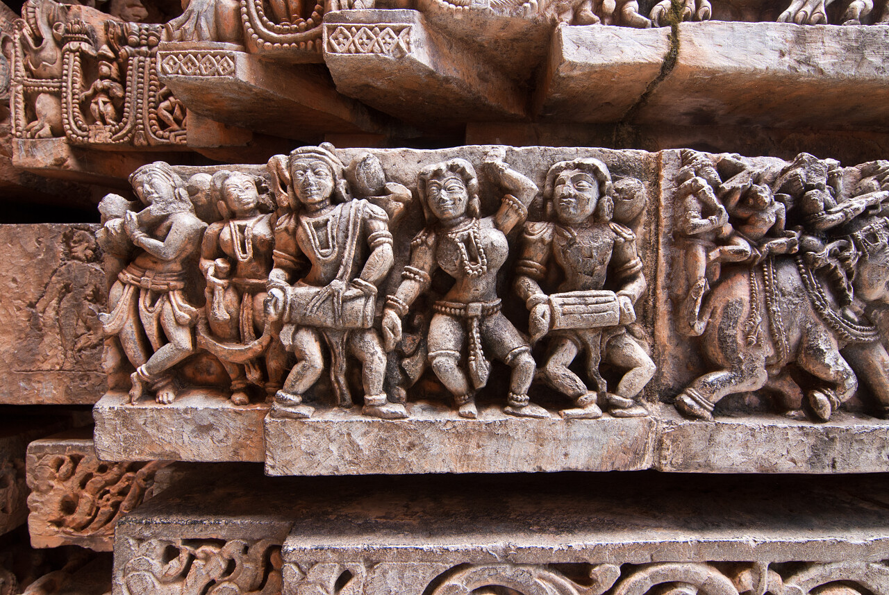 古代音乐乐队石雕塑