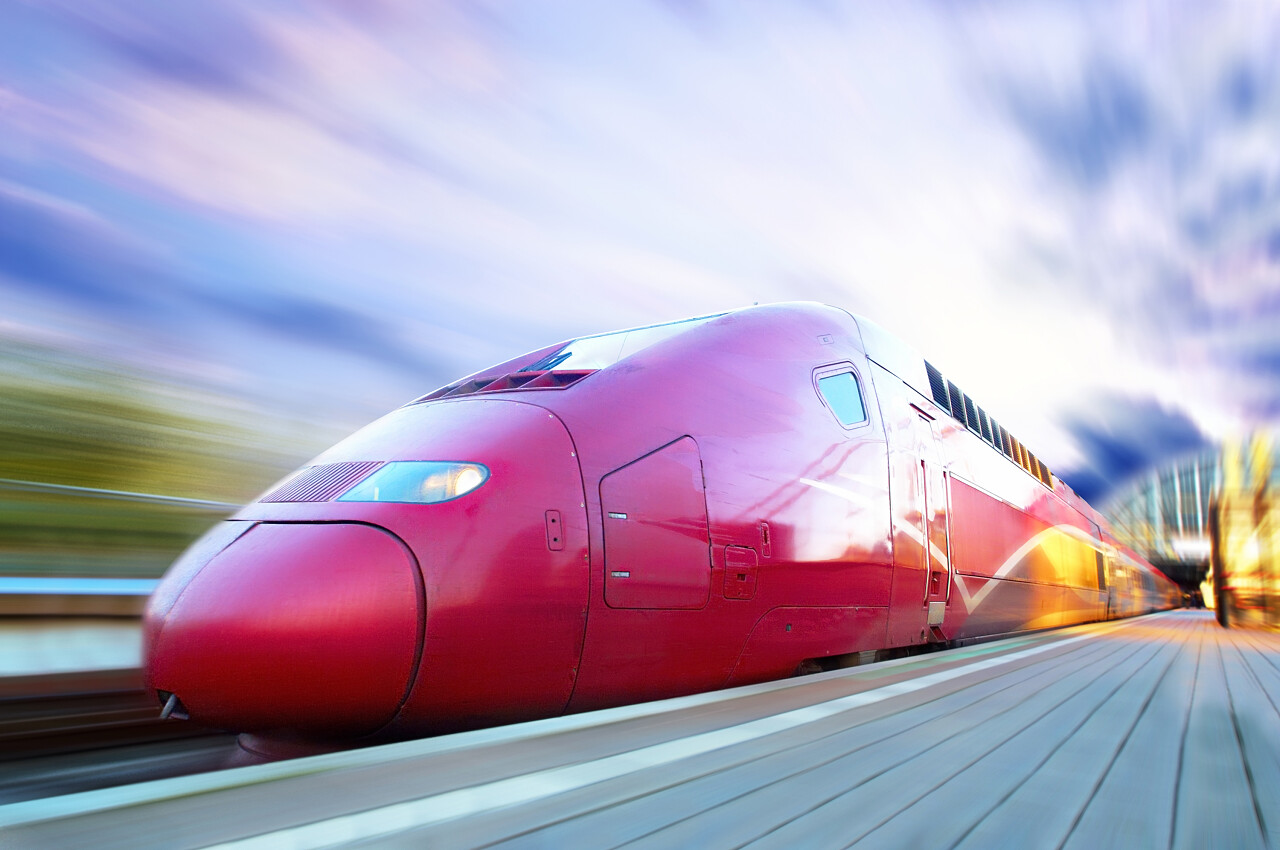 高速列车火车高铁火车头高速快速行驶模糊