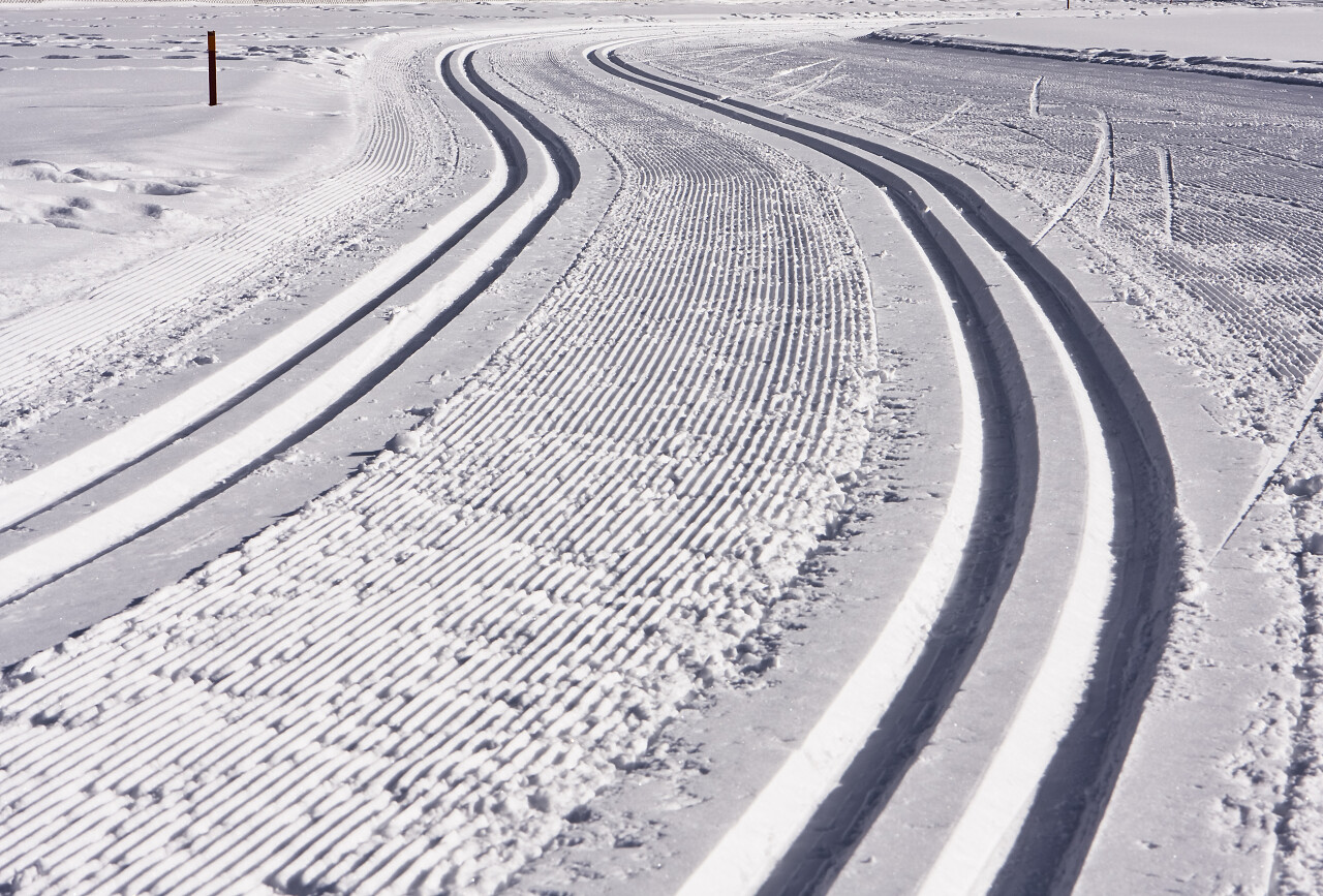 滑雪滑雪场轨迹白雪雪地