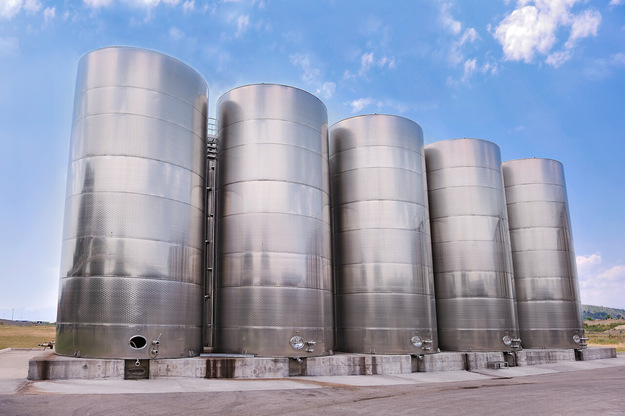 安全生产月安全生产大型钢储罐船只上厂子贮存液体工业风格的图片