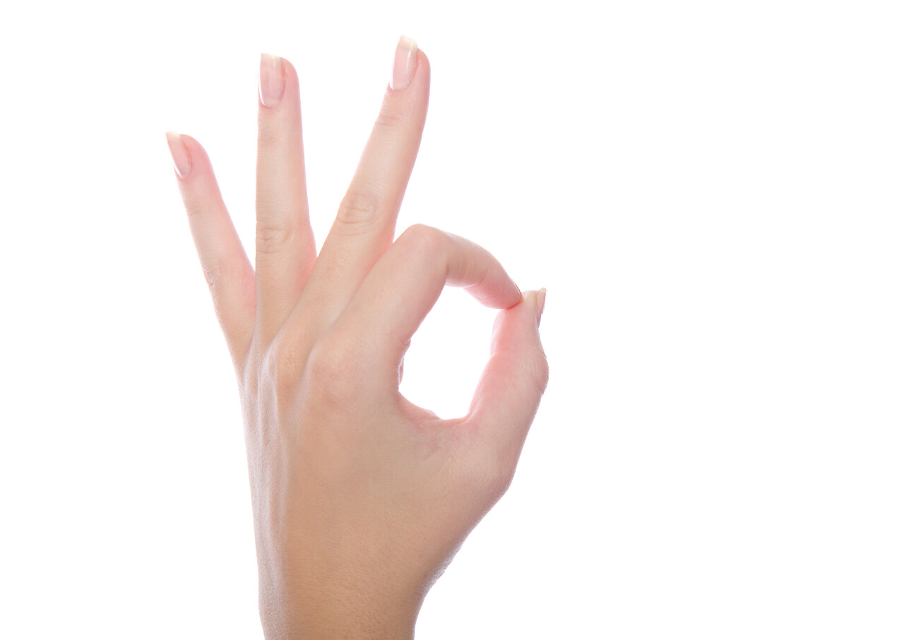 白底女人手手势特写