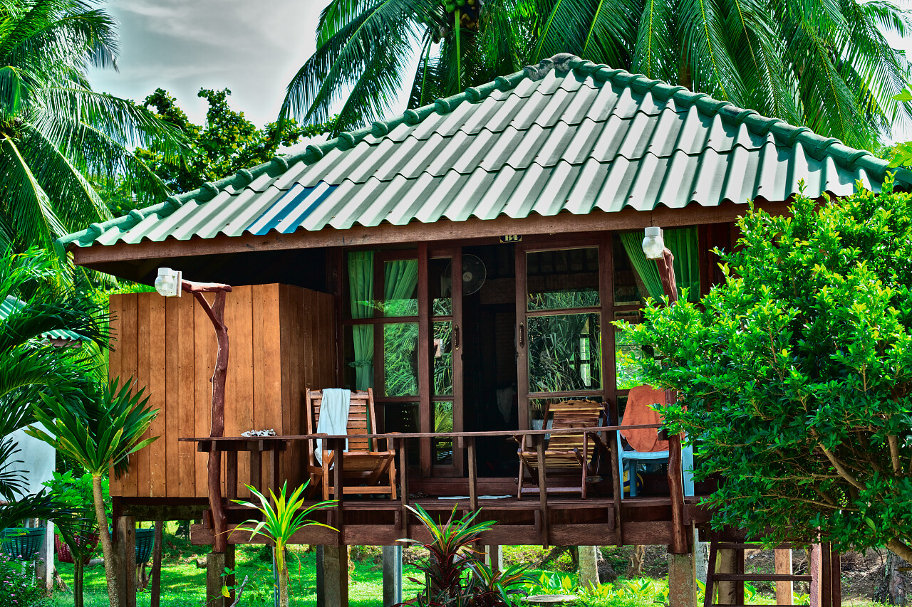 在丛林里甲米泰国美丽小屋度假村泰国旅游