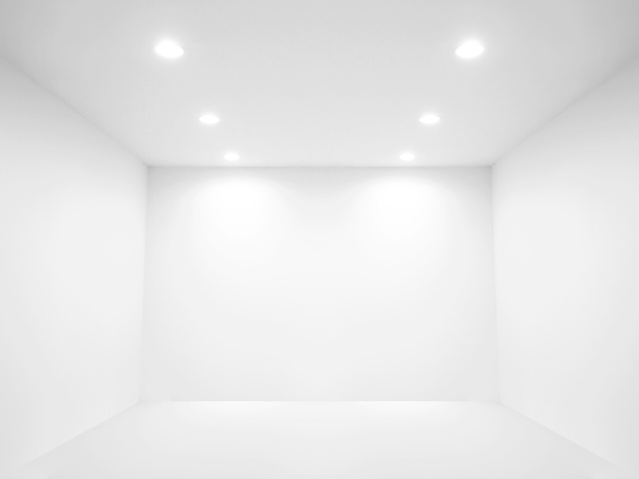 空房间的聚光灯和空白墙