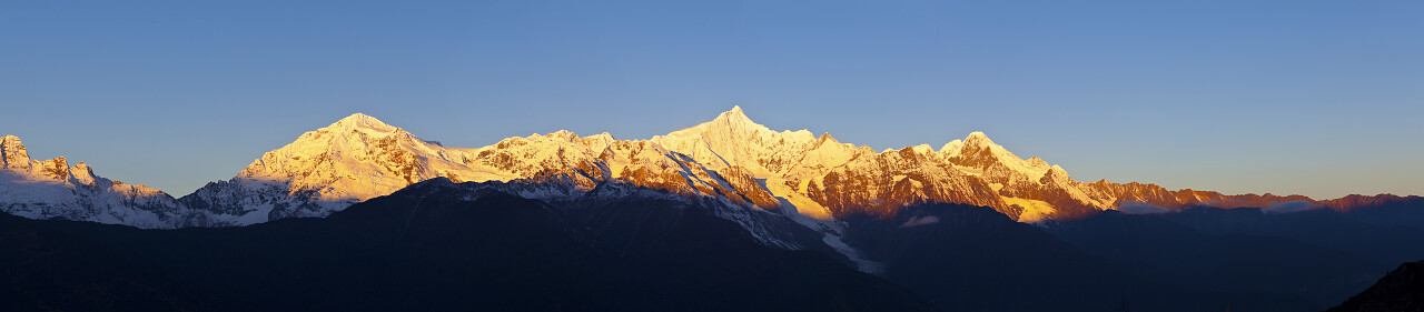 雪山山脉风景图美好未来