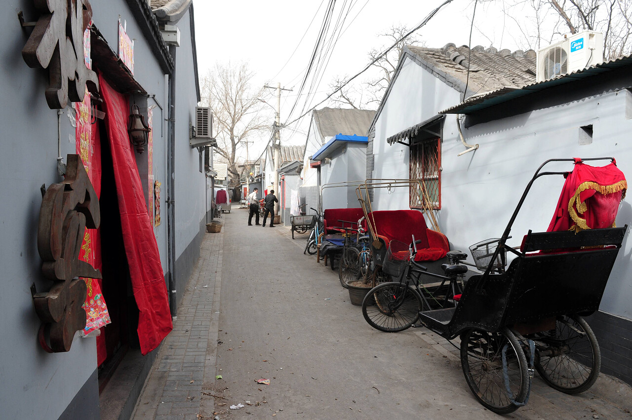 胡同里的人力车
