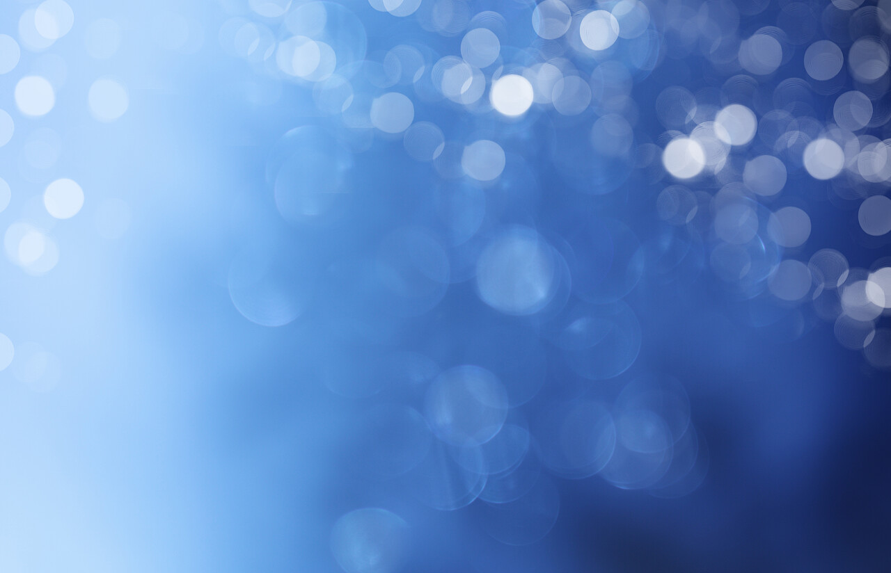 蓝色背景灯下的梦幻景观