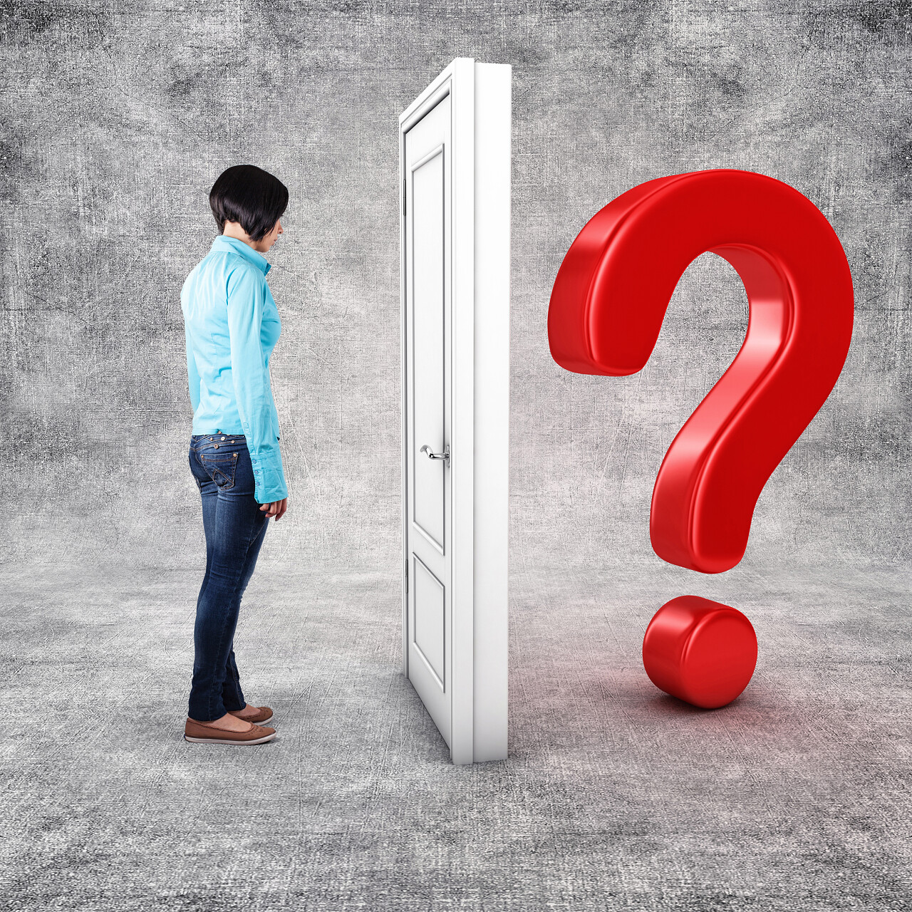 女人站在门前疑问疑惑糊涂