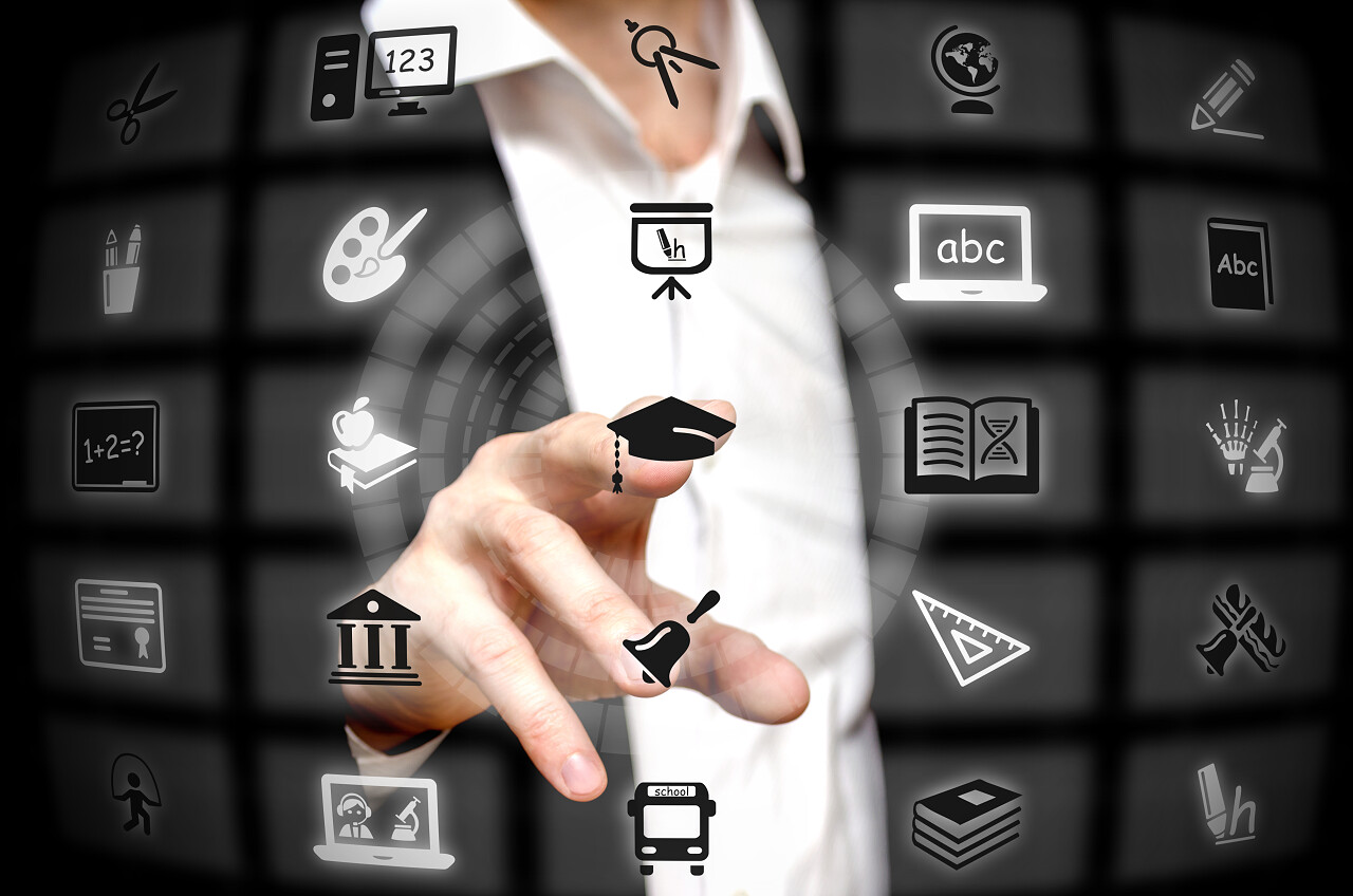 商务背景向前指触屏触摸智能数字化