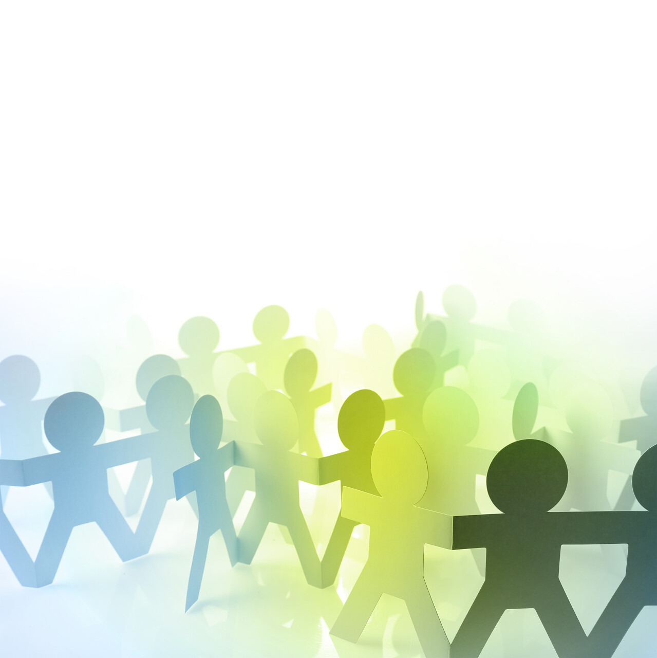 手牵手的纸娃娃