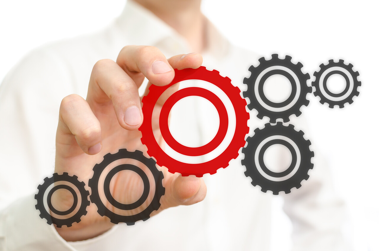 添加重要缺少齿轮的男人