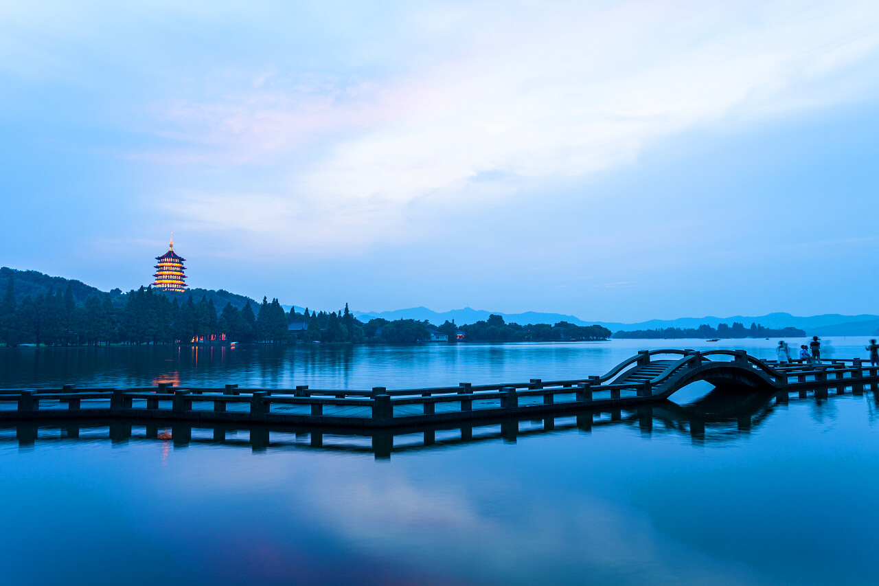 西湖日落的景观