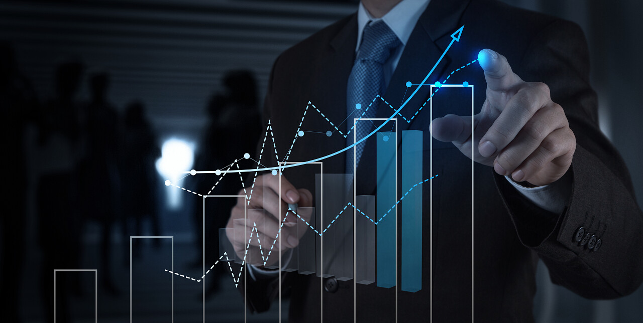 年终总结使用现代科技开会的商人业绩业绩上涨