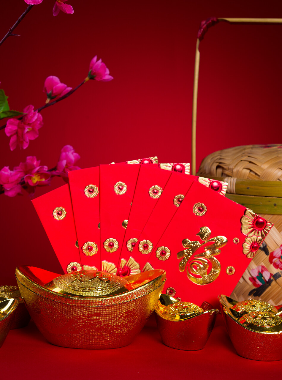 中国新年节日装饰品战俘或红色数据包和金锭