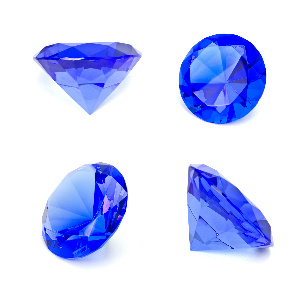 孤立的蓝色蓝宝石宝石