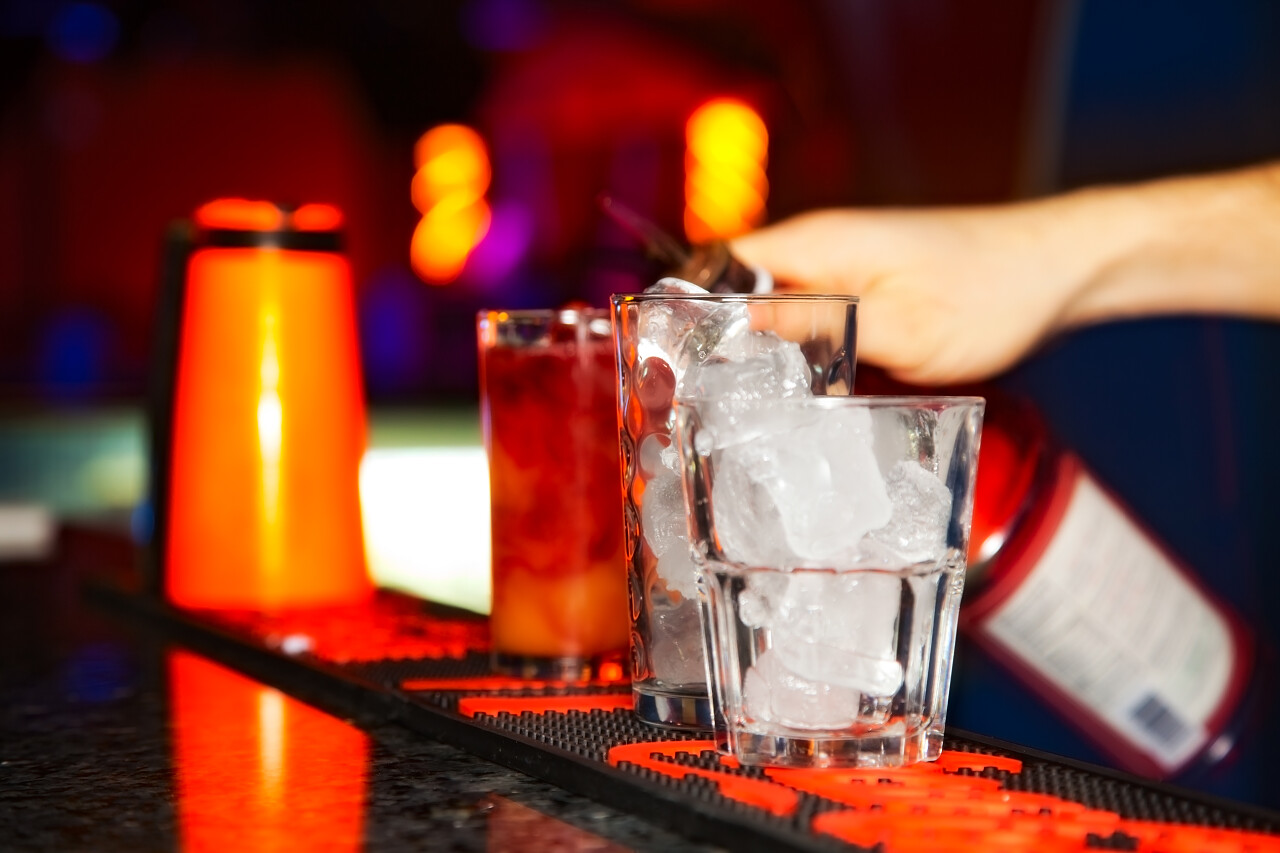 酒精饮料对酒吧