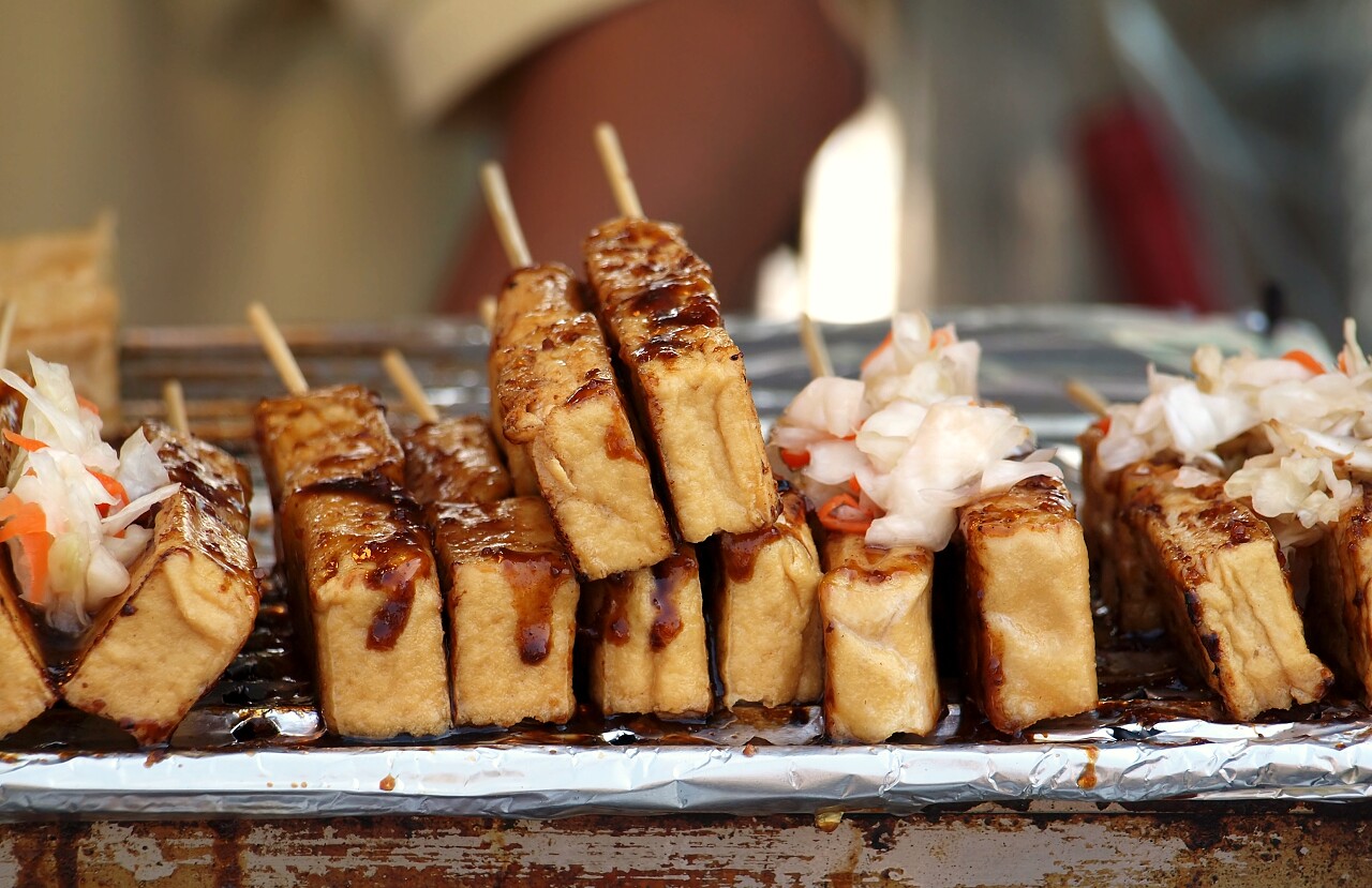 臭豆腐或辣椒酱和酸菜豆腐旅游美食