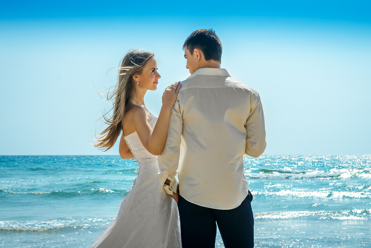 新娘和新郎拍婚纱照