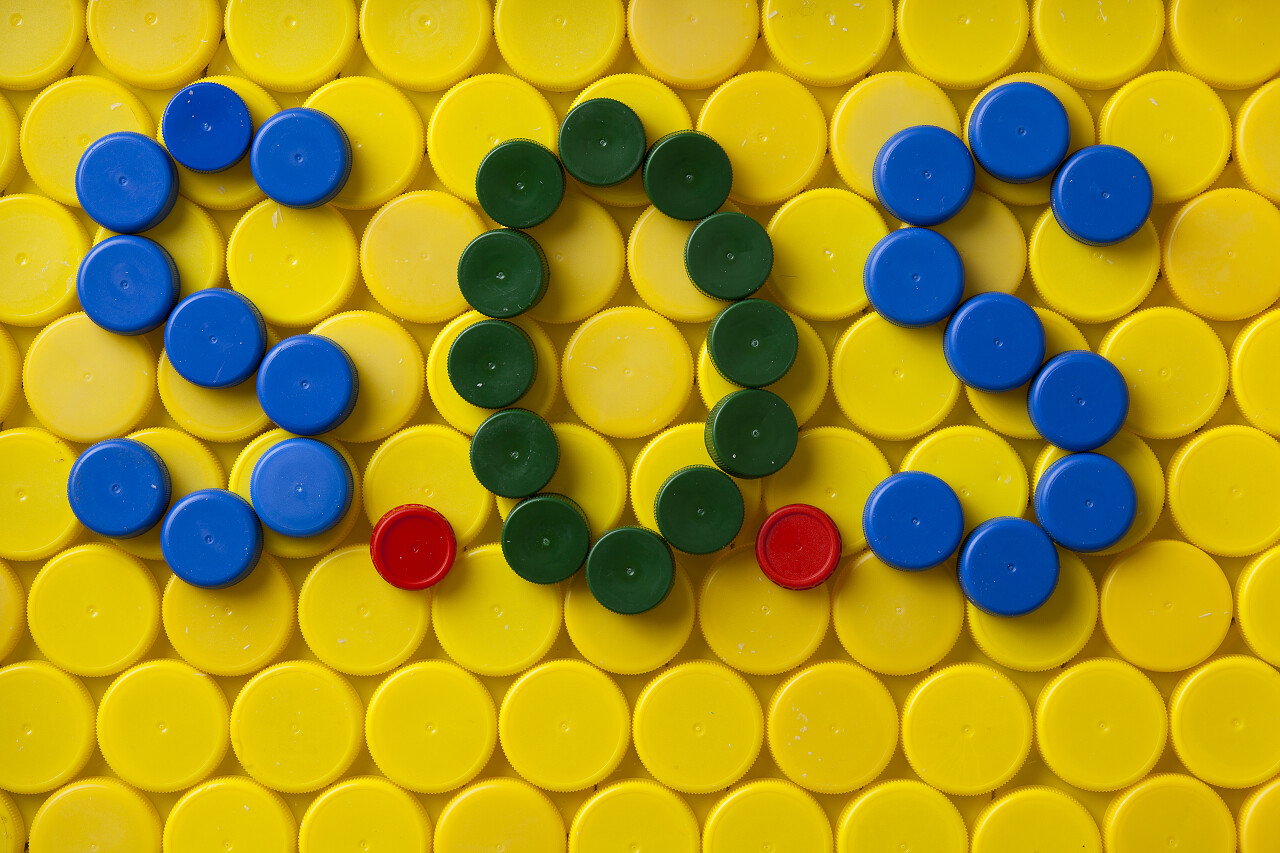 塑料螺旋瓶盖的背景救命