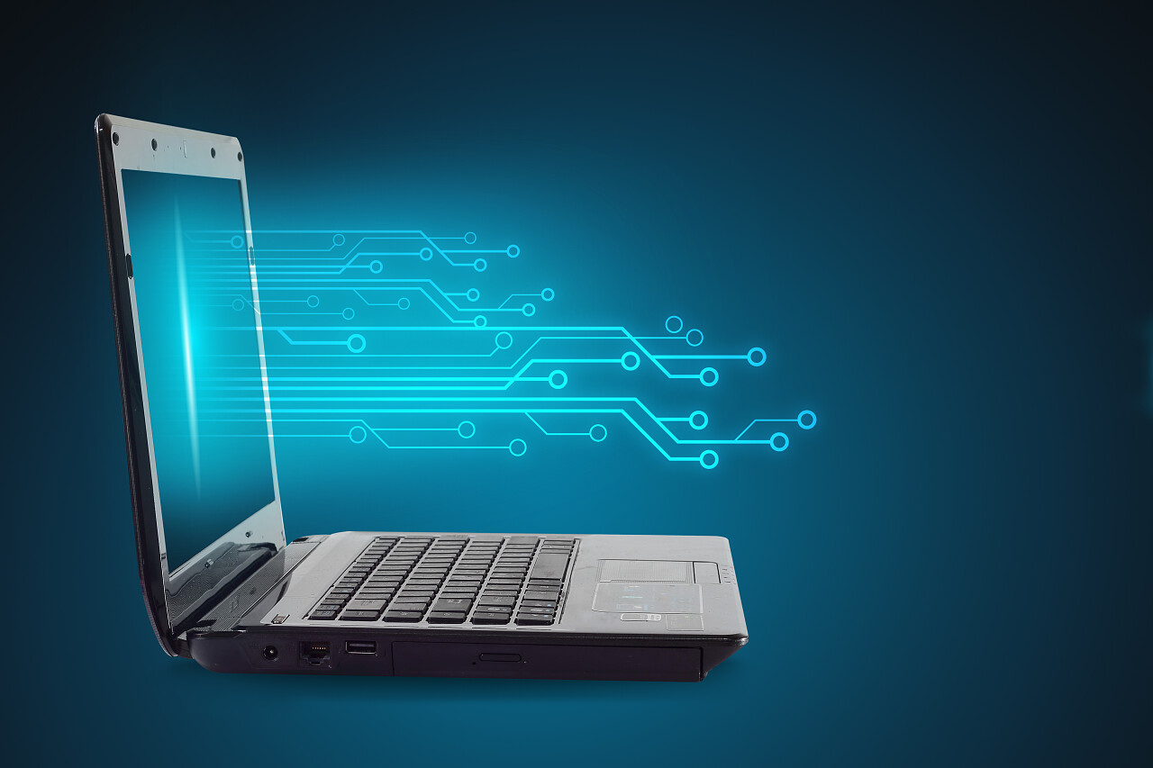 一台笔记本电脑