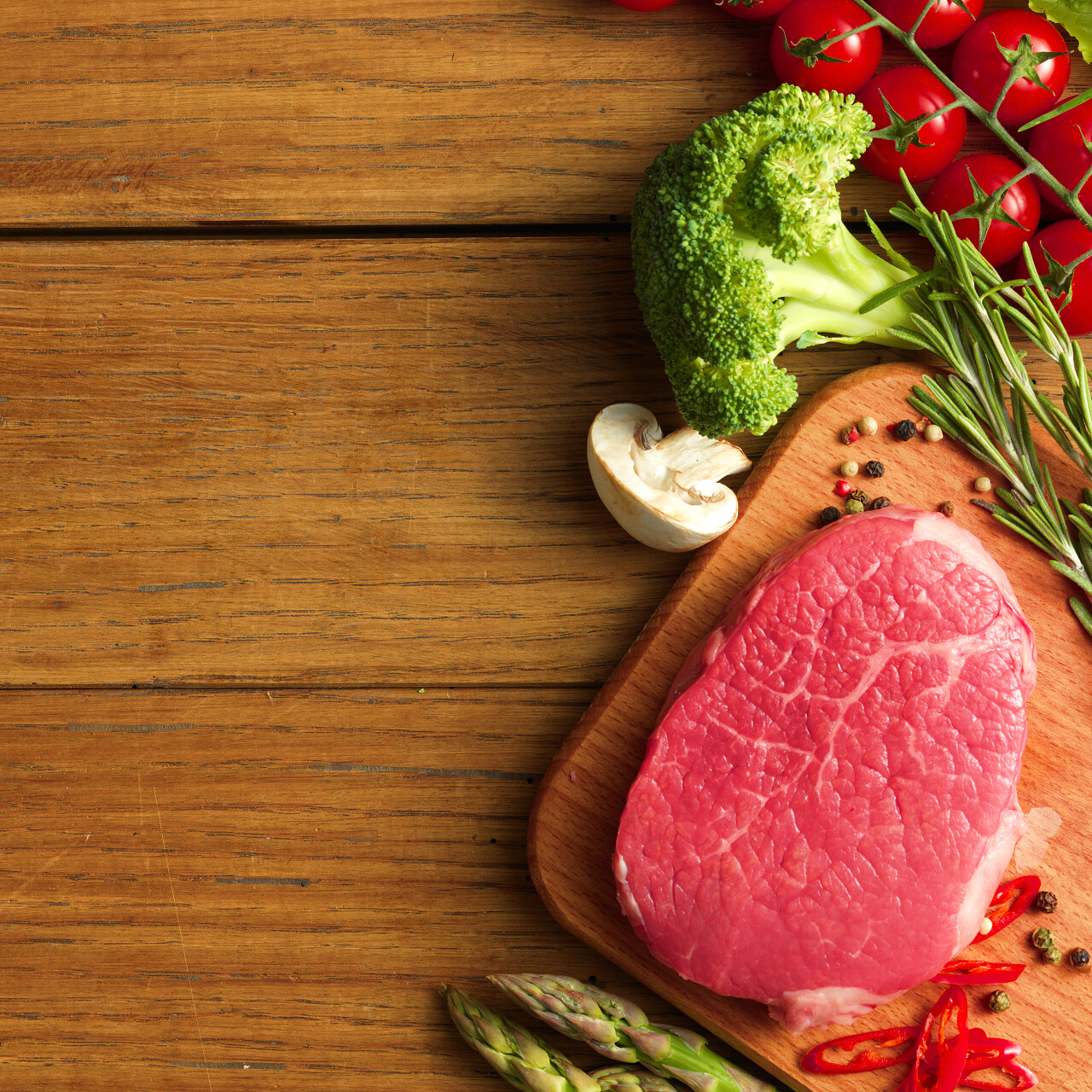 木板上的食物西餐牛排西餐背景