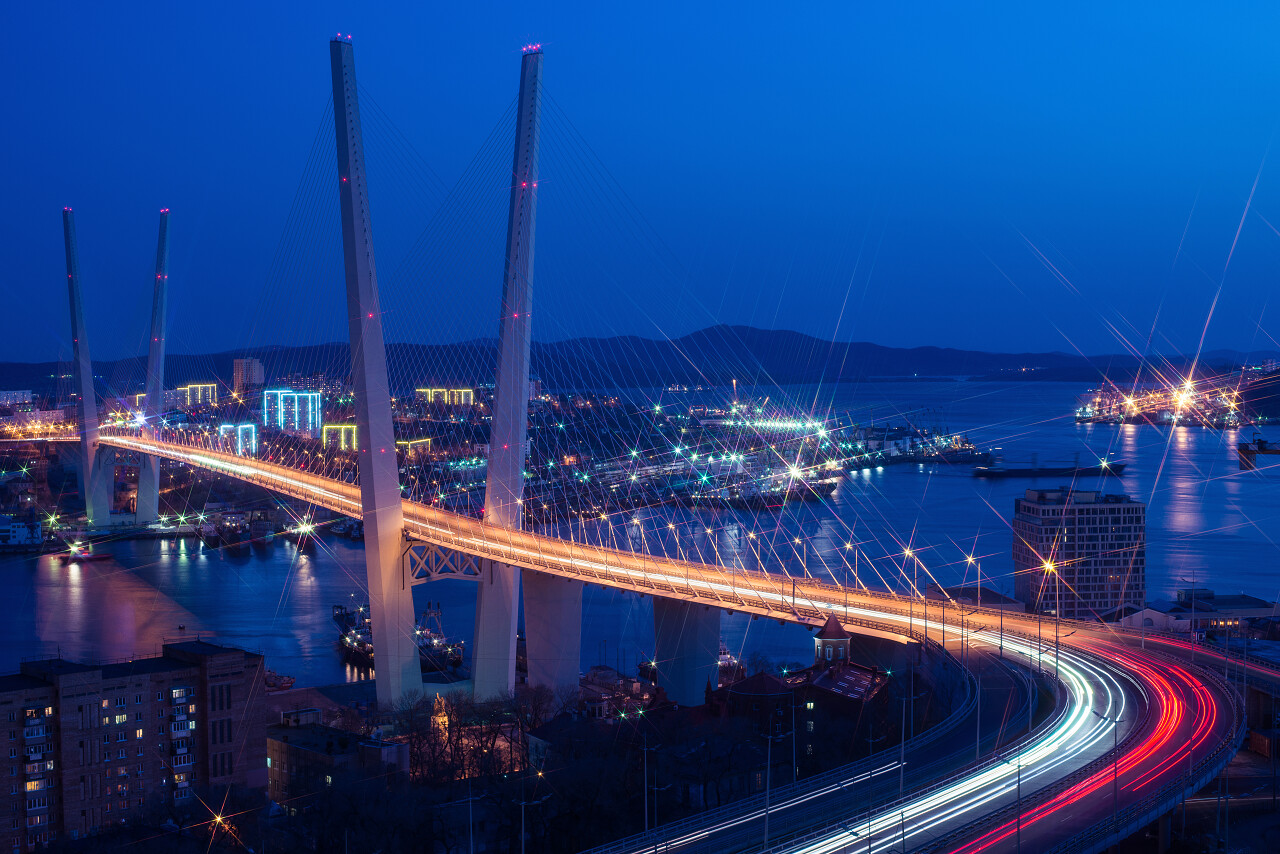 金色的角大桥 符拉迪沃斯托克