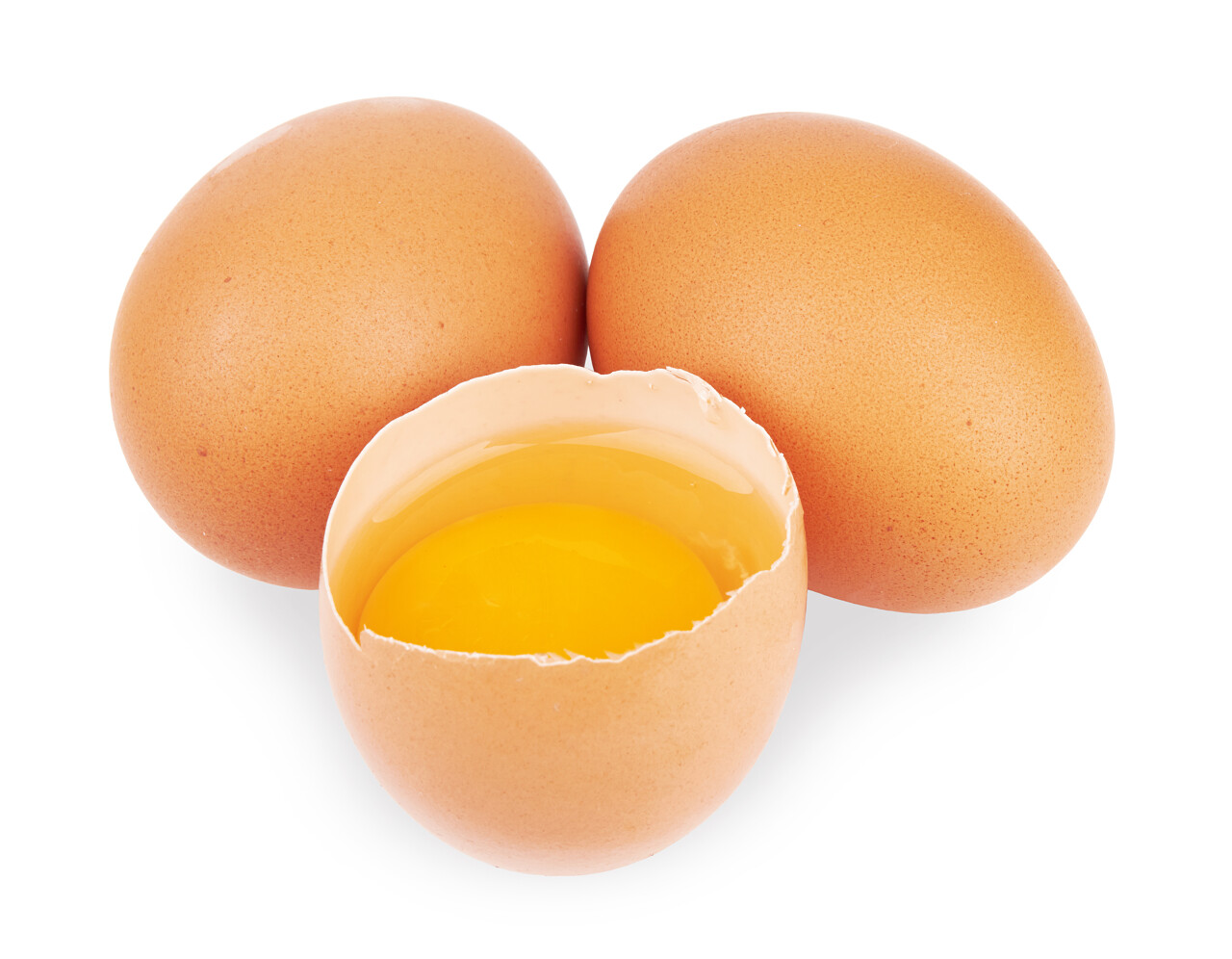 白底两个完整的鸡蛋破碎的鸡蛋