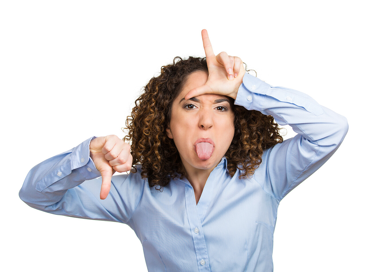 白底比着失败看不起手势的傲慢女子鄙视